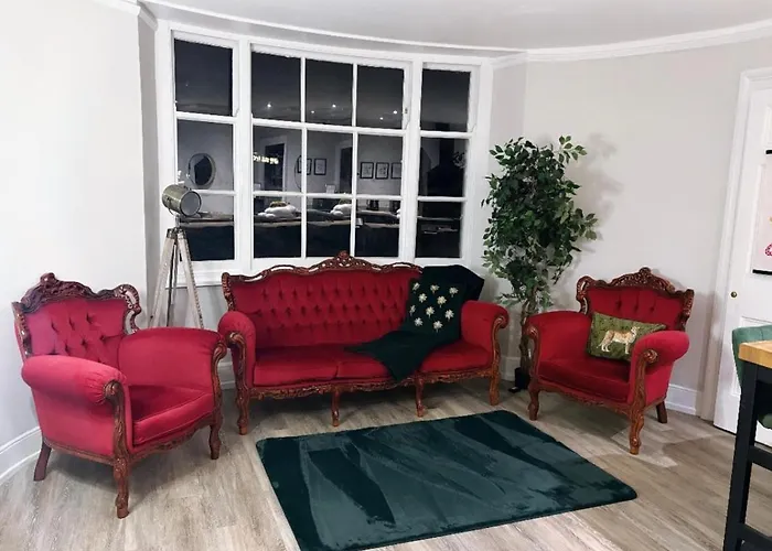 2 Bedroom Dreamy Apartment In Plymouth!
